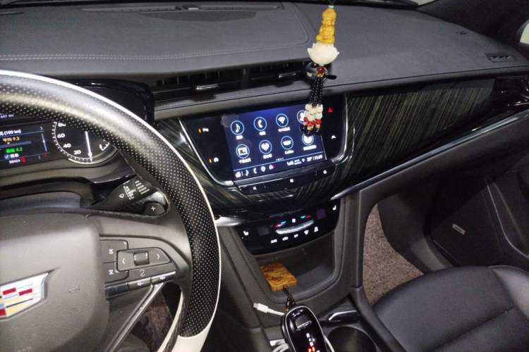 Used Cadillac XT6 2021 2.0T 6-Seater Two-Wheel Drive Luxury Version Audio And AC Panel