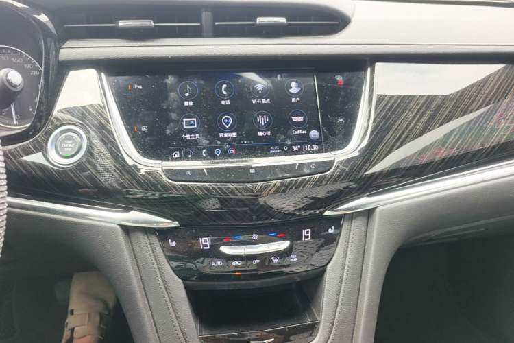 Used Cadillac XT6 2021 2.0T 7-Seater Two-Wheel-Drive Luxury Version Audio And AC Panel