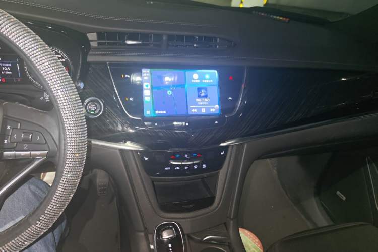 Used Cadillac XT6 2021 2.0T 7-Seater Two-Wheel-Drive Luxury Version Audio And AC Panel