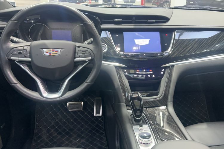 Used Cadillac XT6 2021 28T Six-Seater Four-Wheel-Drive Luxury Version Center Console