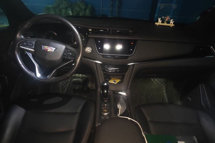 Used Cadillac XT6 2021 28T Seven-Seater Fashion Edition Center Console