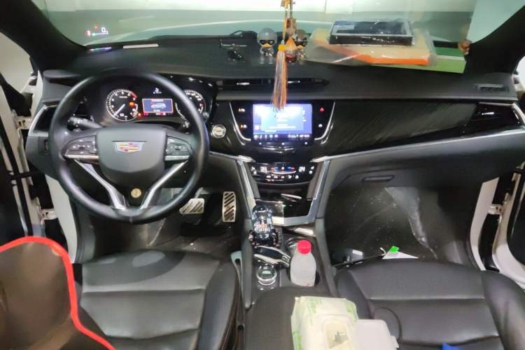 Used Cadillac XT6 2021 2.0T Six-Seater Four-Wheel-Drive Luxury Version Center Console
