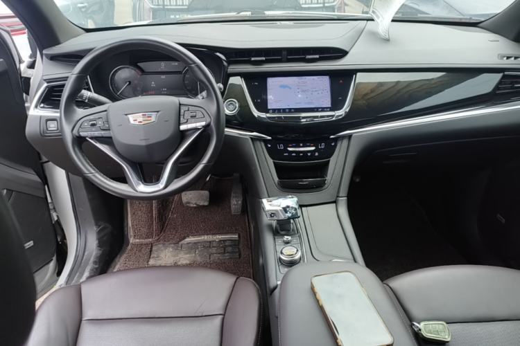 Used Cadillac XT6 2021 2.0T 7-Seater Two-Wheel-Drive Luxury Version Center Console