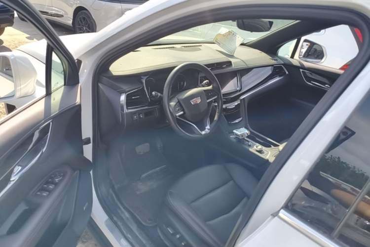 Used Cadillac XT6 2021 2.0T 7-Seater Two-Wheel-Drive Luxury Version Driver Seat