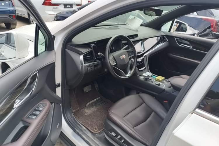 Used Cadillac XT6 2021 2.0T 7-Seater Two-Wheel-Drive Luxury Version Driver Seat