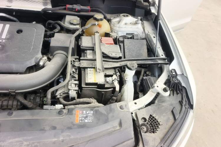 Used Cadillac XT6 2021 2.0T 7-Seater Two-Wheel-Drive Luxury Version Engine Bay Left