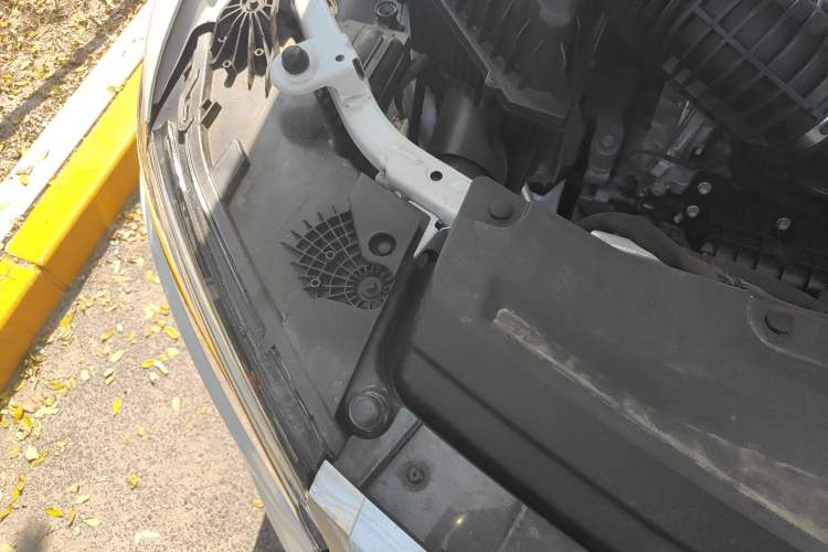 Used Cadillac XT6 2021 28T Six-Seater Four-Wheel-Drive Luxury Version Engine Bay Right