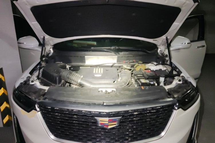 Used Cadillac XT6 2021 2.0T Six-Seater Four-Wheel-Drive Luxury Version Engine Bay