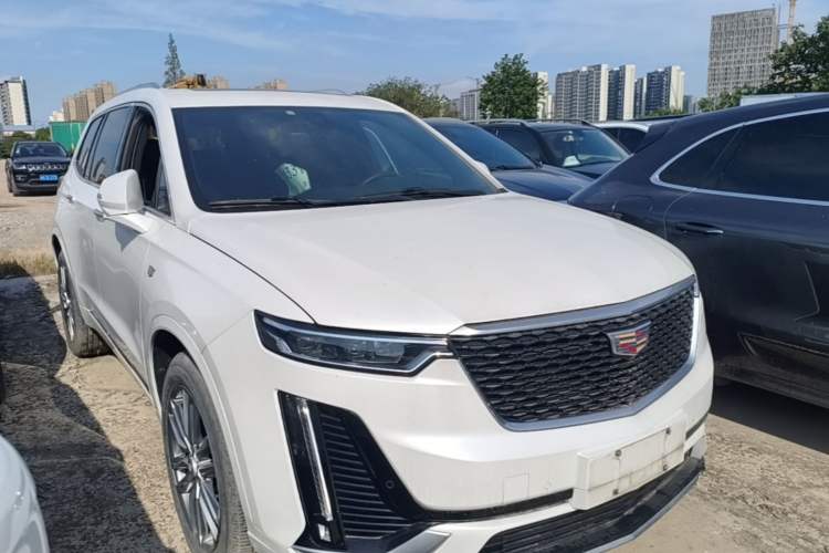 Used Cadillac XT6 2021 2.0T 7-Seater Two-Wheel-Drive Luxury Version Front Right 45 Deg