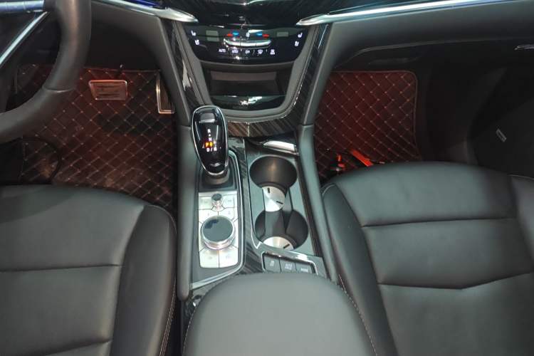 Used Cadillac XT6 2021 28T Six-Seater Four-Wheel-Drive Luxury Version Gear Lever