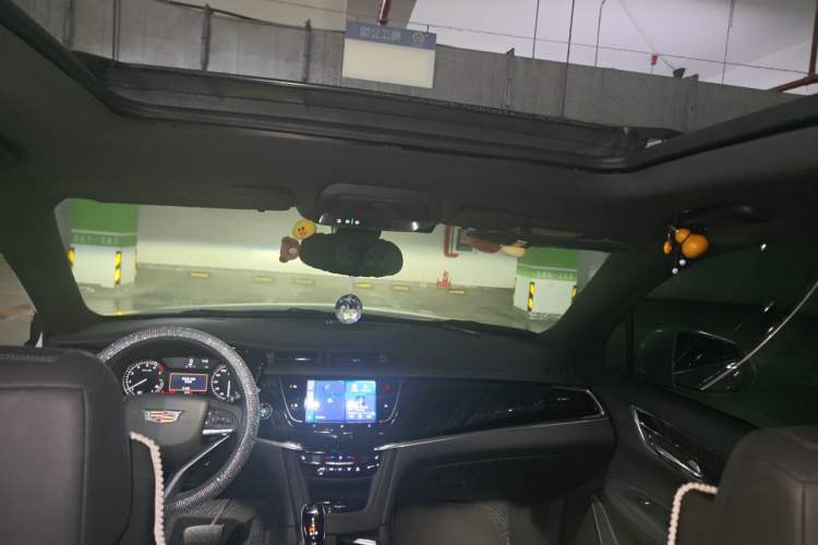 Used Cadillac XT6 2021 2.0T 7-Seater Two-Wheel-Drive Luxury Version Headliner