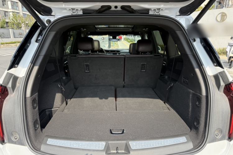 Used Cadillac XT6 2021 2.0T 7-Seater Two-Wheel-Drive Luxury Version Interior 10