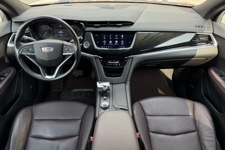 Used Cadillac XT6 2021 2.0T 7-Seater Two-Wheel-Drive Luxury Version Interior 11