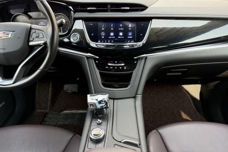 Used Cadillac XT6 2021 2.0T 7-Seater Two-Wheel-Drive Luxury Version Interior 4