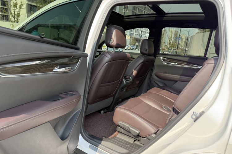 Used Cadillac XT6 2021 2.0T 7-Seater Two-Wheel-Drive Luxury Version Interior 5