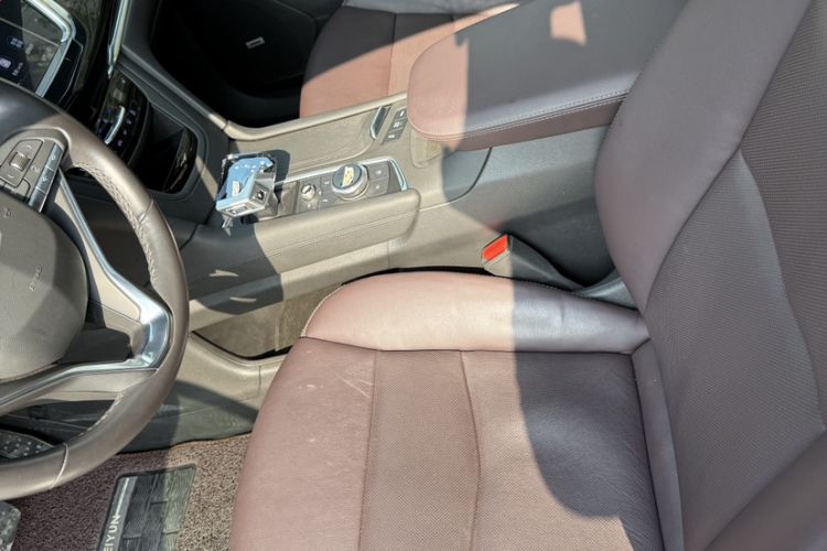 Used Cadillac XT6 2021 2.0T 7-Seater Two-Wheel-Drive Luxury Version Interior 7