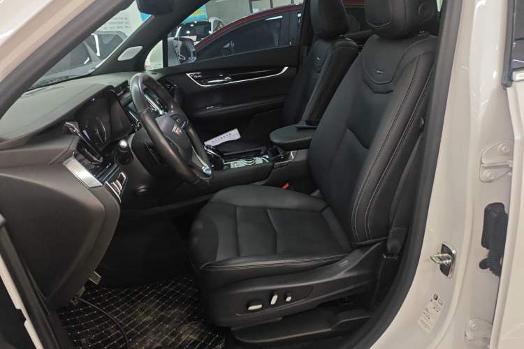 Used Cadillac XT6 2021 28T Six-Seater Four-Wheel-Drive Luxury Version Left Front Seat