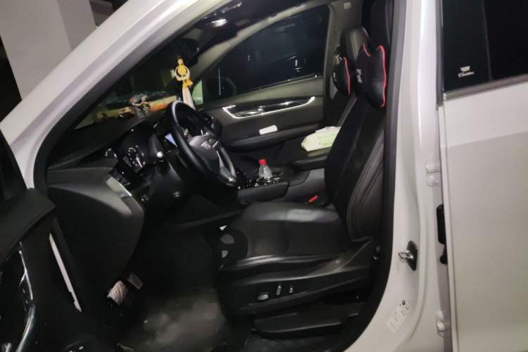 Used Cadillac XT6 2021 2.0T Six-Seater Four-Wheel-Drive Luxury Version Left Front Seat