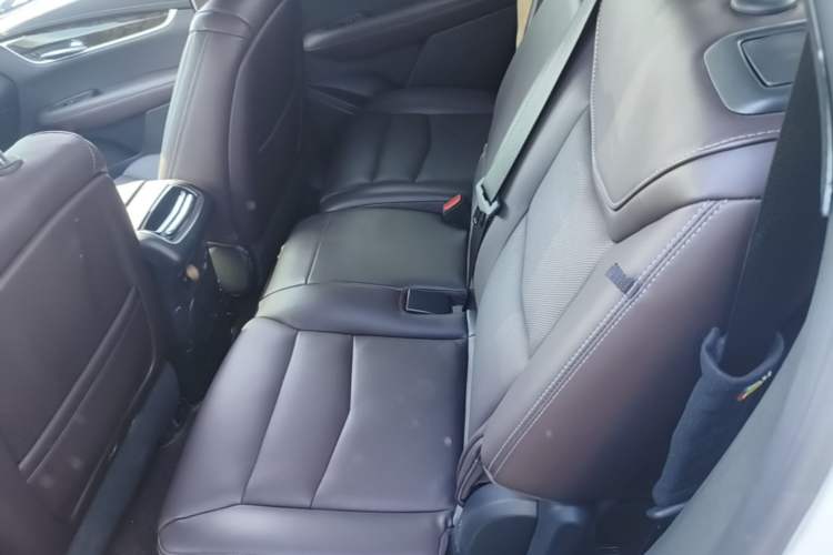 Used Cadillac XT6 2021 2.0T 7-Seater Two-Wheel-Drive Luxury Version Left Rear Seat