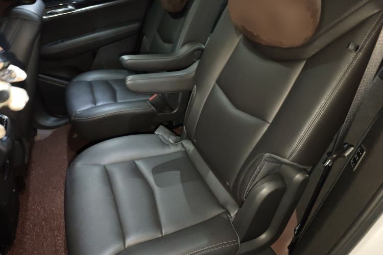 Used Cadillac XT6 2021 2.0T 6-Seater Two-Wheel Drive Luxury Version Left Rear Seat
