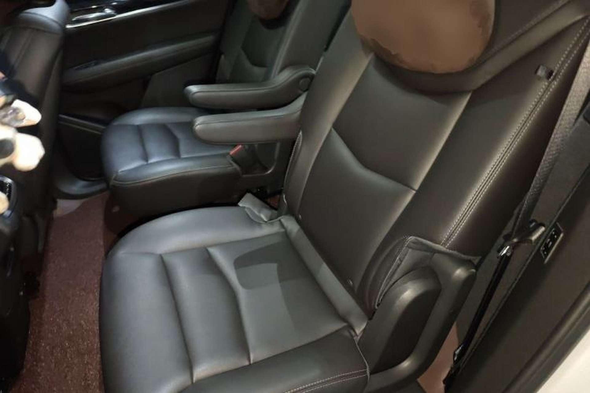 Used Cadillac XT6 2021 2.0T 6-Seater Two-Wheel Drive Luxury Version Left Rear Seat