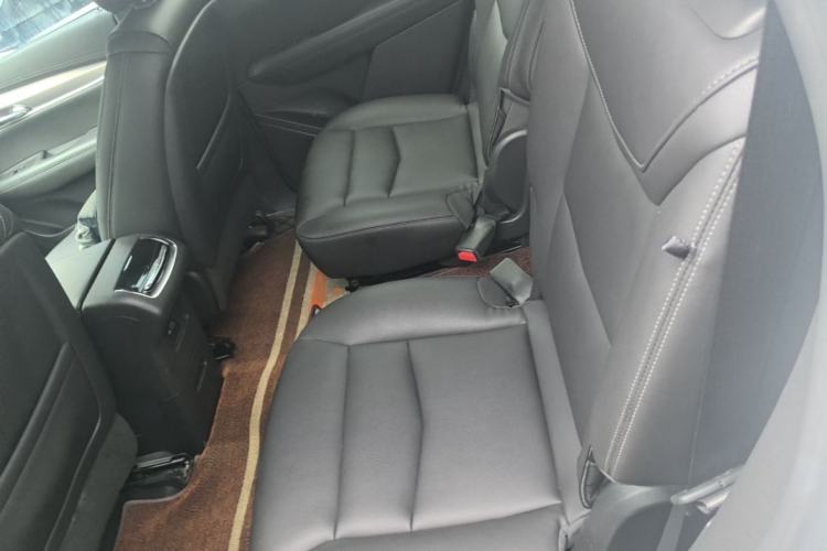 Used Cadillac XT6 2021 28T Six-Seater Fashion Edition Left Rear Seat