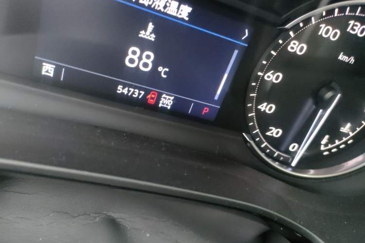 Used Cadillac XT6 2021 28T Six-Seater Four-Wheel-Drive Fashion Edition Odometer Close Up