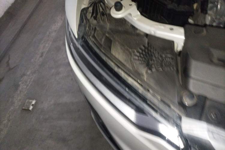 Used Cadillac XT6 2021 2.0T 6-Seater Two-Wheel Drive Luxury Version Right Front Headlight