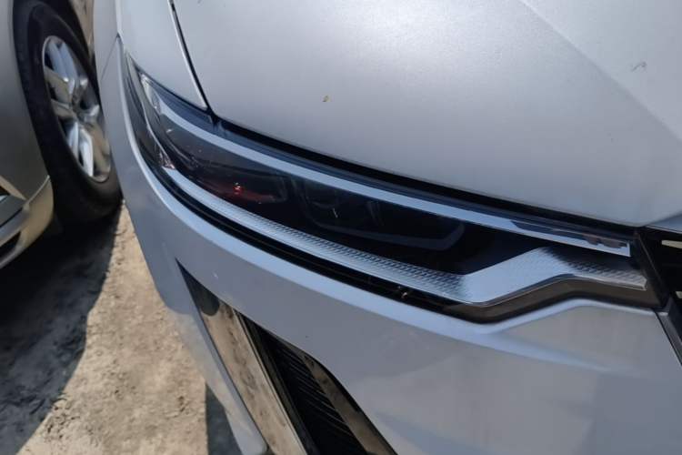 Used Cadillac XT6 2021 2.0T 7-Seater Two-Wheel-Drive Luxury Version Right Front Headlight