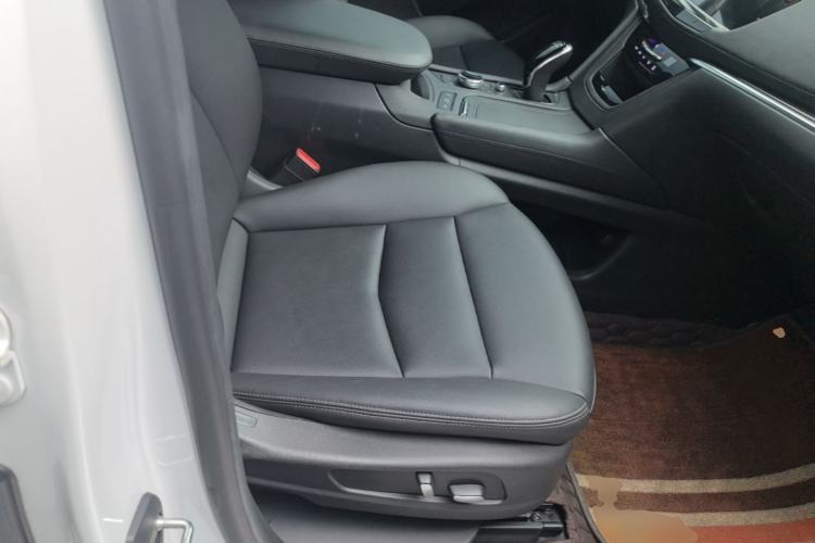 Used Cadillac XT6 2021 28T Six-Seater Fashion Edition Right Front Seat