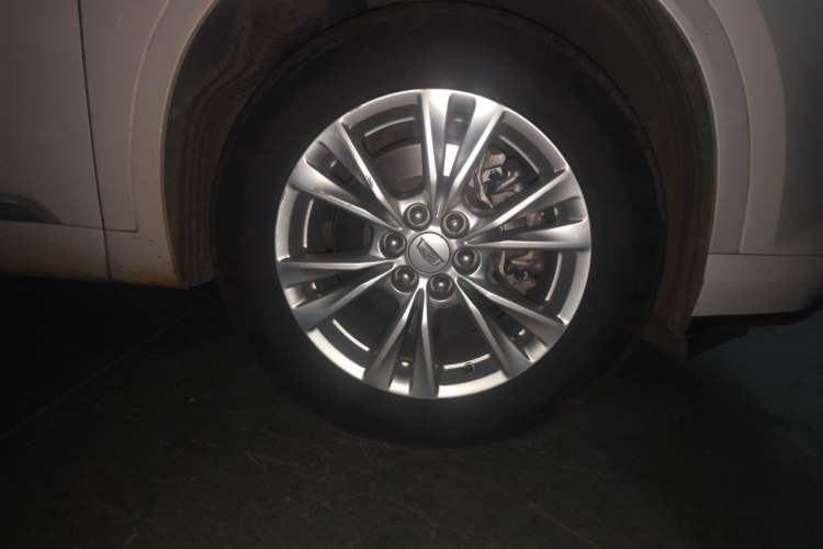 Used Cadillac XT6 2021 28T Seven-Seater Fashion Edition Right Front Wheel Hub