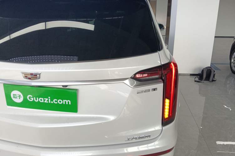 Used Cadillac XT6 2021 28T Six-Seater Four-Wheel-Drive Luxury Version Right Rear Taillight