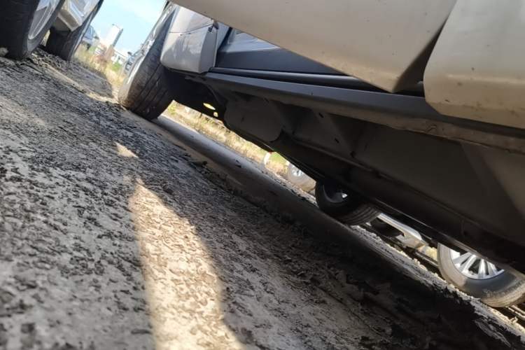 Used Cadillac XT6 2021 2.0T 7-Seater Two-Wheel-Drive Luxury Version Right Side Sill