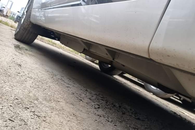 Used Cadillac XT6 2021 2.0T 7-Seater Two-Wheel-Drive Luxury Version Right Side Sill