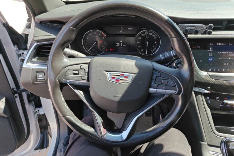 Used Cadillac XT6 2021 2.0T 7-Seater Four-Wheel Drive Luxury Version Steering Wheel