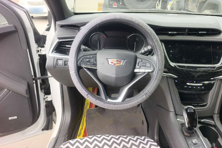 Used Cadillac XT6 2021 2.0T 7-Seater Two-Wheel-Drive Luxury Version Steering Wheel