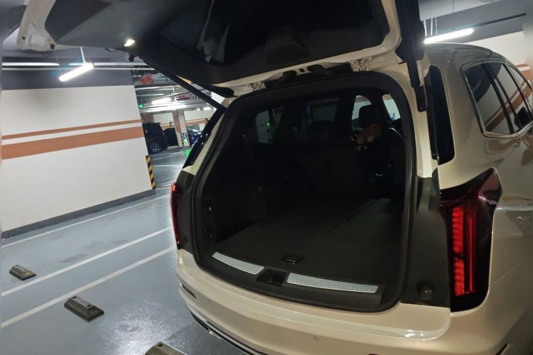Used Cadillac XT6 2021 2.0T 6-Seater Two-Wheel Drive Luxury Version Trunk