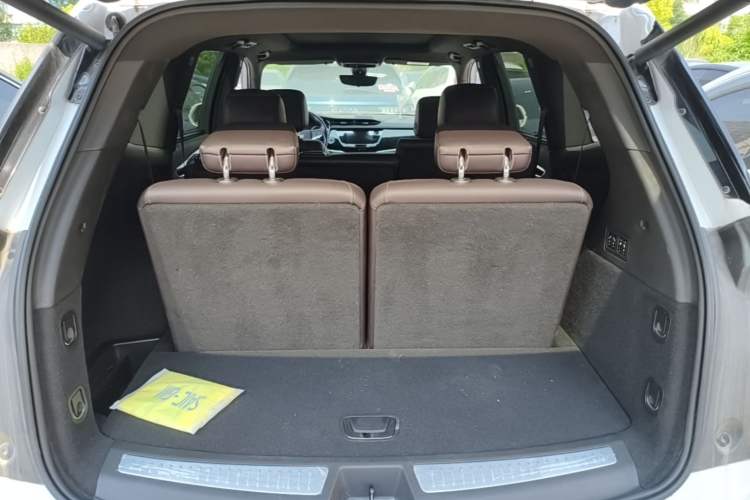 Used Cadillac XT6 2021 2.0T 7-Seater Two-Wheel-Drive Luxury Version Trunk