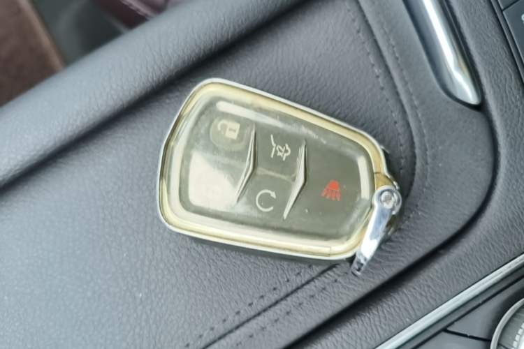 Used Cadillac XT6 2021 2.0T 7-Seater Two-Wheel-Drive Luxury Version Vehicle Key