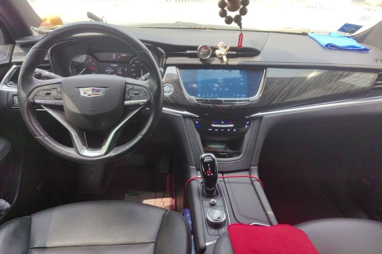 Used Cadillac XT6 2021 2.0T Six-Seater Four-Wheel-Drive Luxury Version Center Console