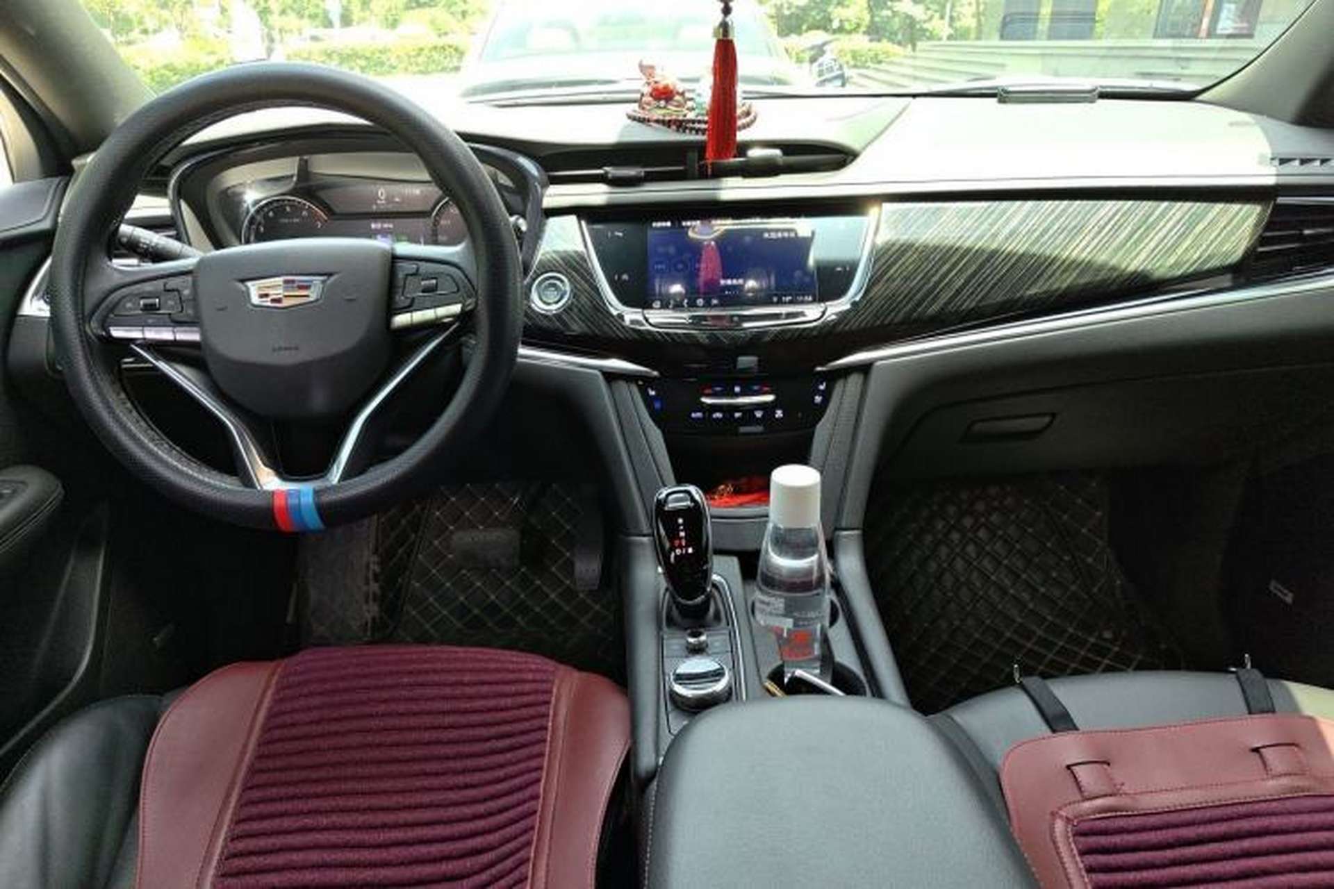 Used Cadillac XT6 2021 2.0T 7-Seater Four-Wheel Drive Luxury Version Center Console