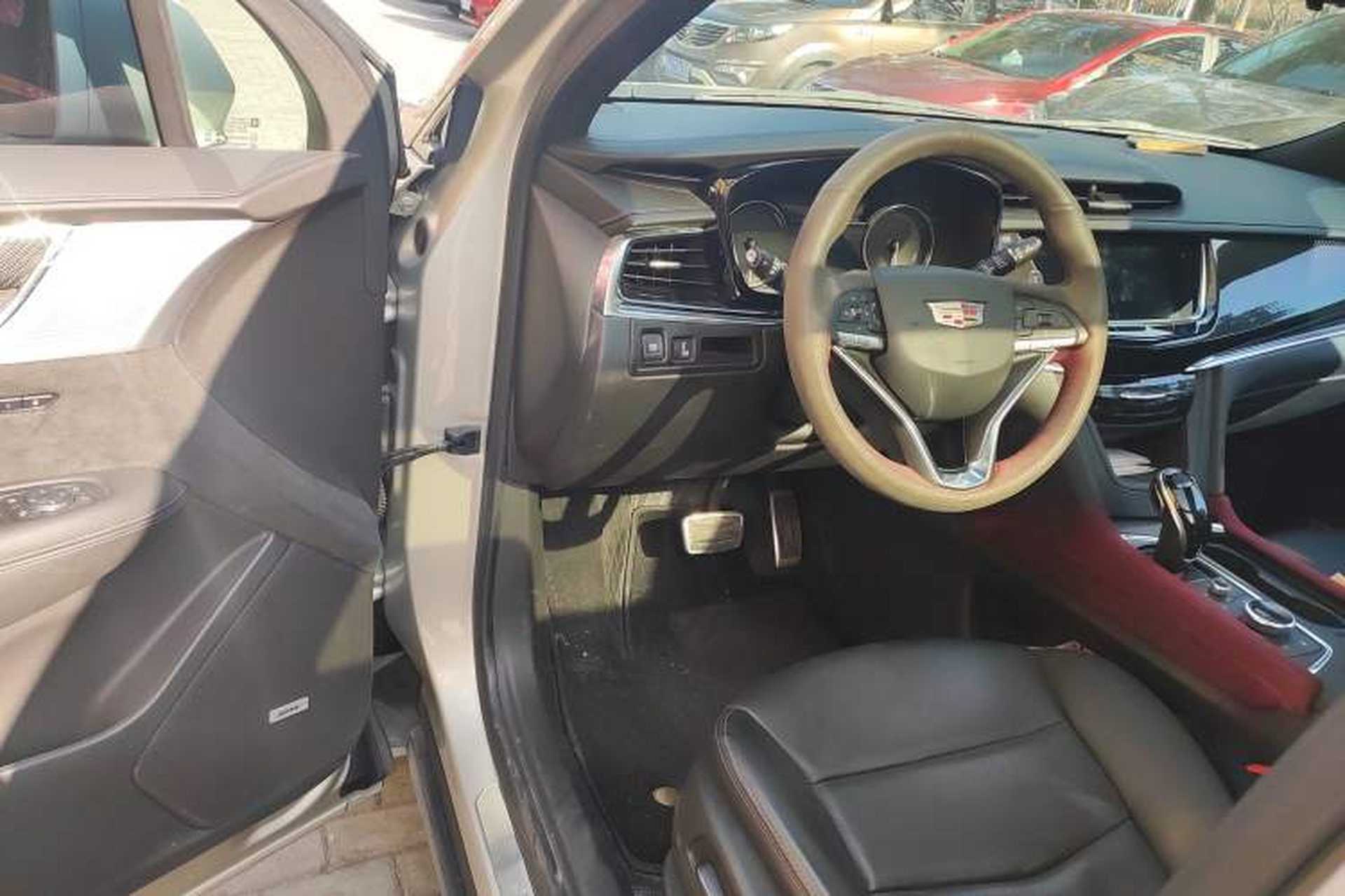 Used Cadillac XT6 2021 Revised Version 2.0T 6-Seater Four-Wheel Drive Premium Edition Driver Seat