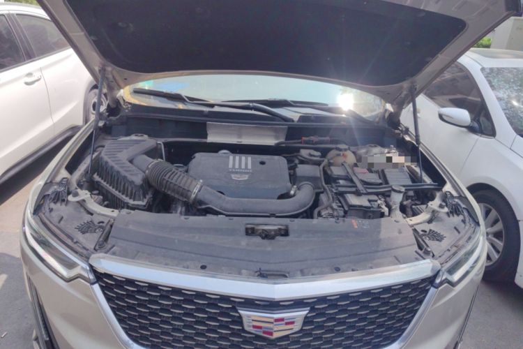 Used Cadillac XT6 2021 2.0T Six-Seater Four-Wheel-Drive Luxury Version Engine Bay