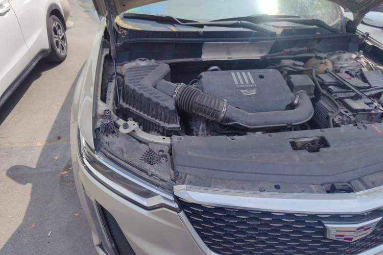 Used Cadillac XT6 2021 2.0T Six-Seater Four-Wheel-Drive Luxury Version Engine Bay Right