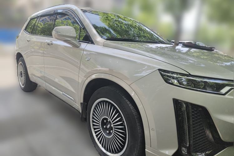 Used Cadillac XT6 2021 2.0T Six-Seater Four-Wheel-Drive Platinum Edition Front Right 45 Deg