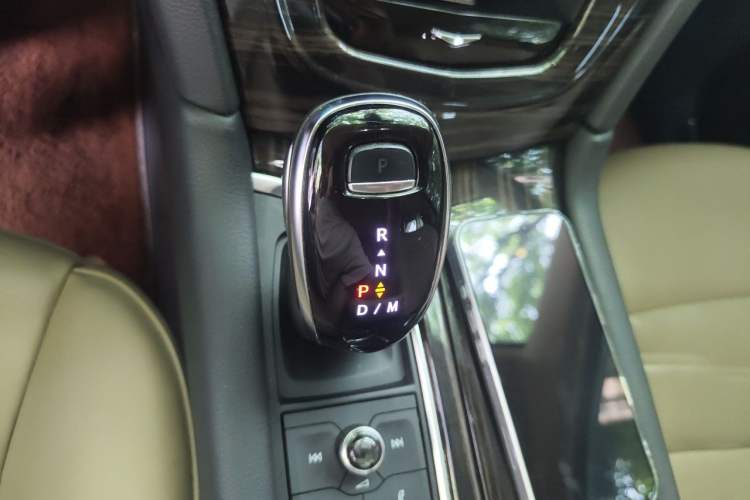 Used Cadillac XT6 2021 2.0T Six-Seater Four-Wheel-Drive Platinum Edition Gear Lever