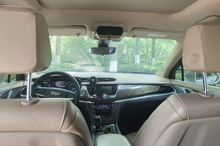 Used Cadillac XT6 2021 2.0T Six-Seater Four-Wheel-Drive Platinum Edition Headliner