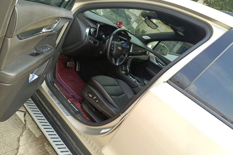Used Cadillac XT6 2021 Revised Version 2.0T 6-Seater Four-Wheel Drive Premium Edition Interior 3