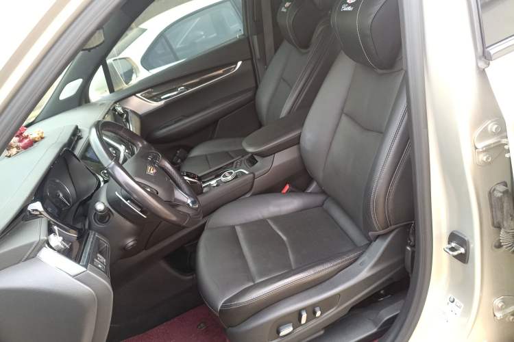 Used Cadillac XT6 2021 Revised Version 2.0T 6-Seater Four-Wheel Drive Premium Edition Left Front Seat