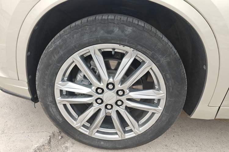 Used Cadillac XT6 2021 2.0T 7-Seater Four-Wheel Drive Luxury Version Left Front Wheel Hub